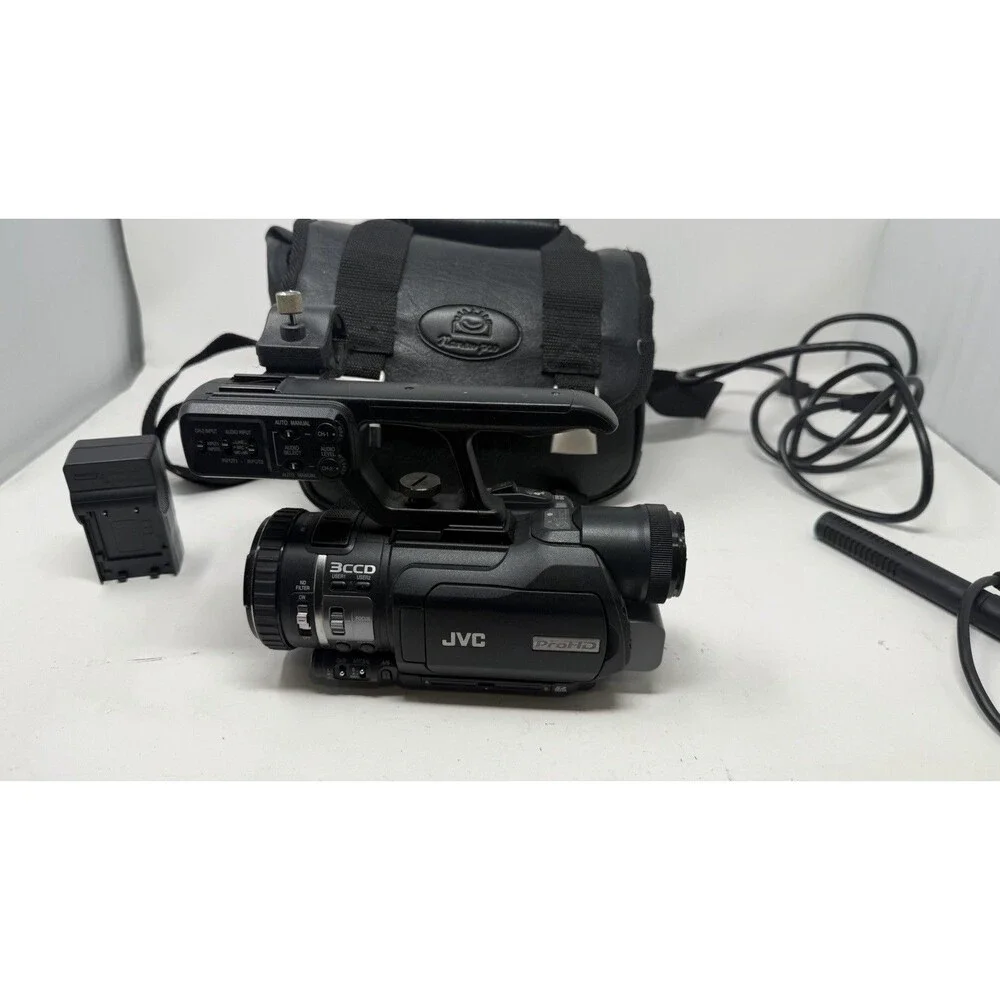 JVC GY-HM100U 3CCD Pro HD SD Handheld Camcorder Digital Camera | Tested 114Hrs